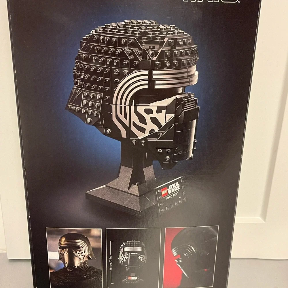 LEGO Star Wars (75415) Kylo Ren Helmet Collection 529Pieces 18+ NIB